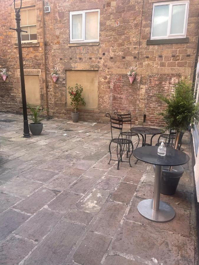 Courtyard Holiday Apartments ベルパー エクステリア 写真