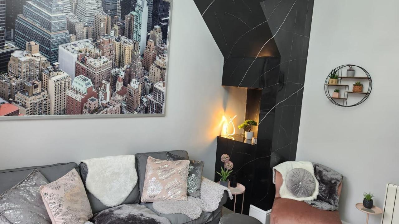 Courtyard Holiday Apartments ベルパー エクステリア 写真