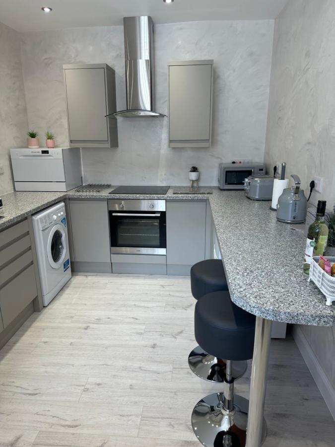 Courtyard Holiday Apartments ベルパー エクステリア 写真