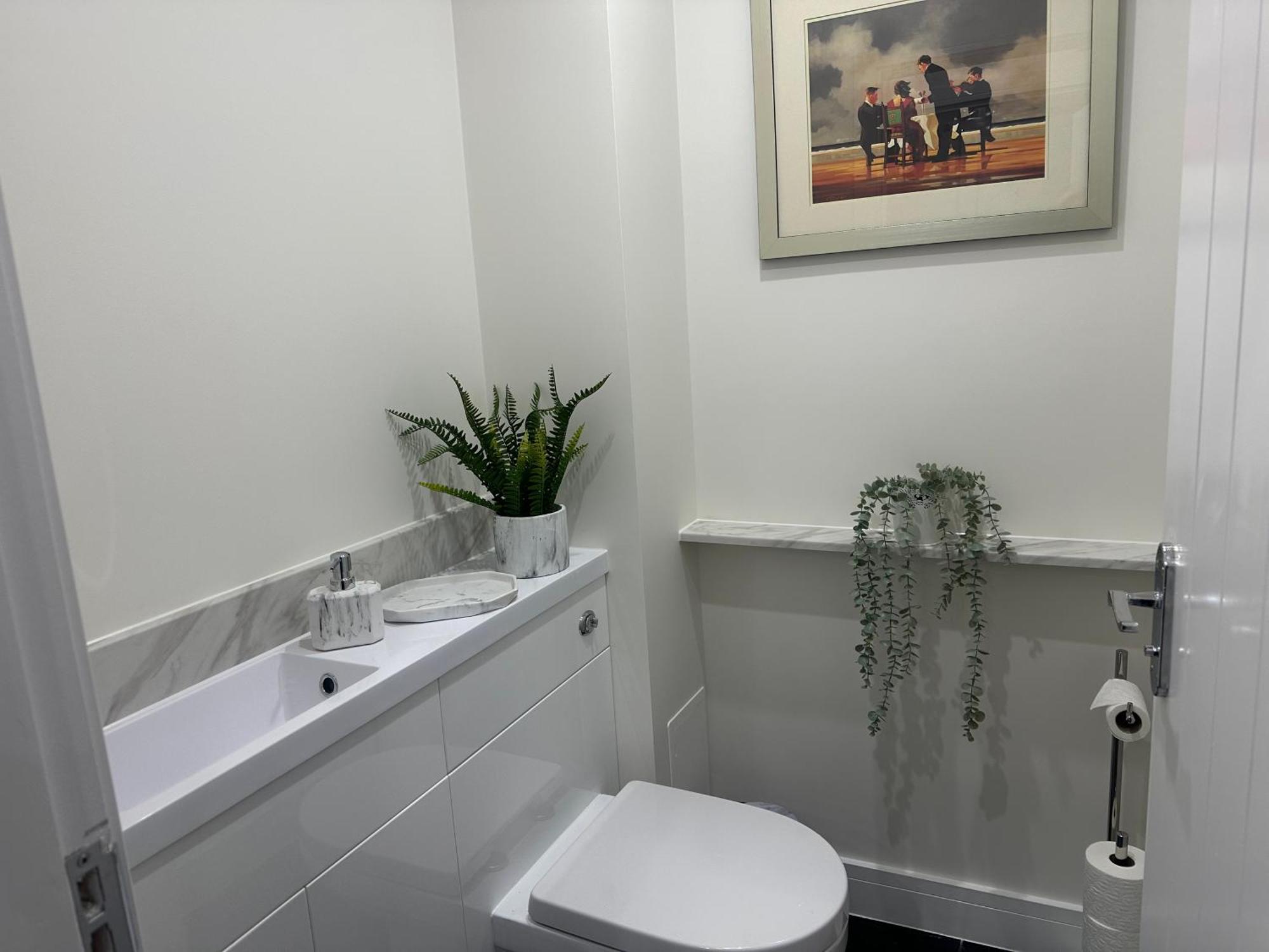 Courtyard Holiday Apartments ベルパー エクステリア 写真