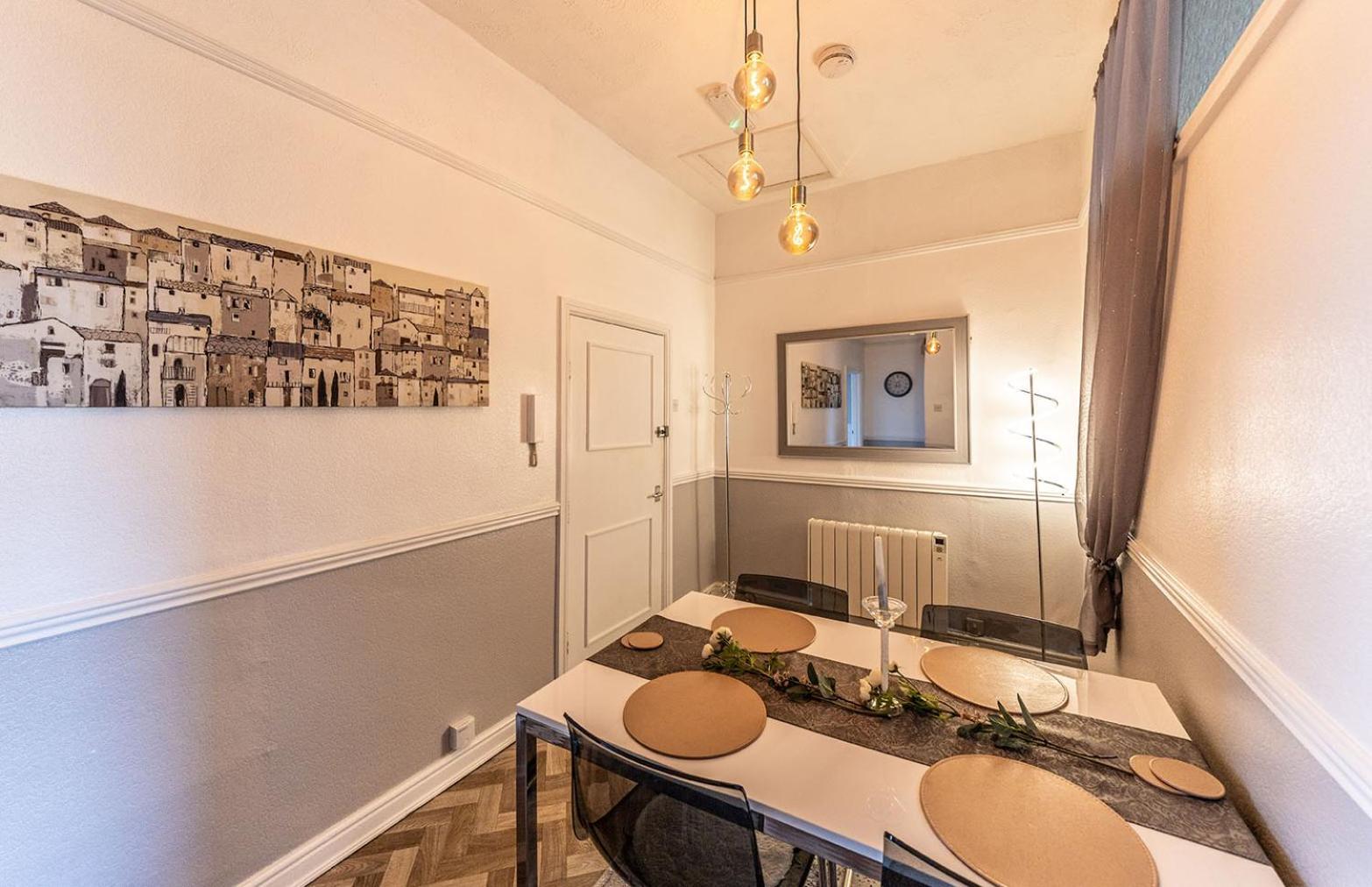 Courtyard Holiday Apartments ベルパー エクステリア 写真